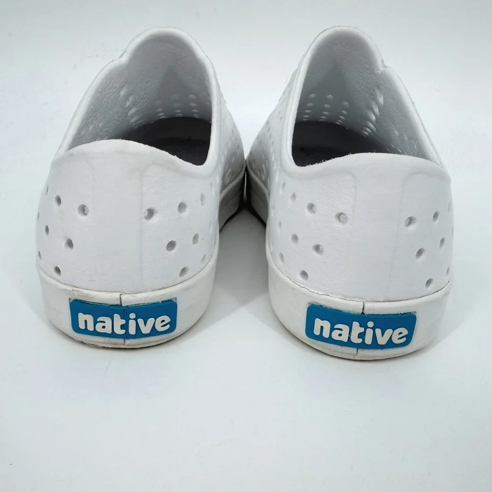 Native Kids White Shoes Sz 1